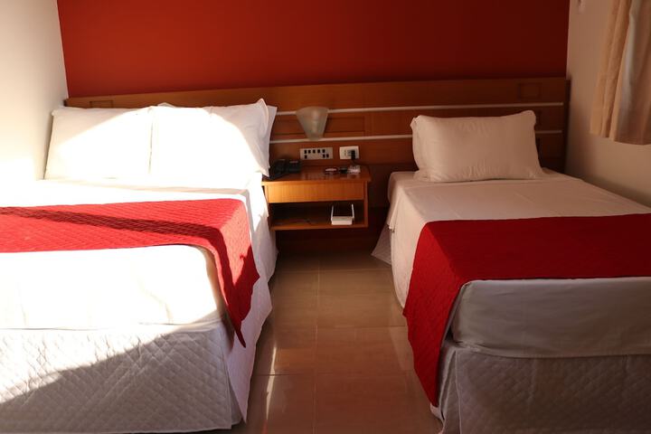 Room 13 of 40