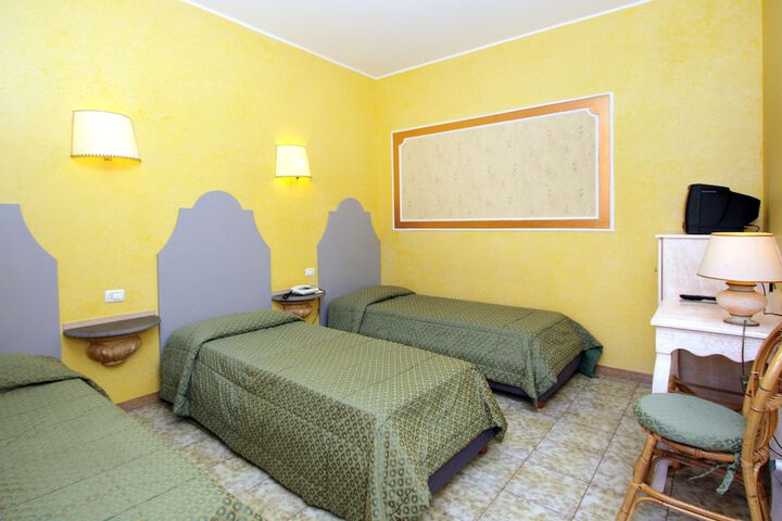 Room 18 of 49