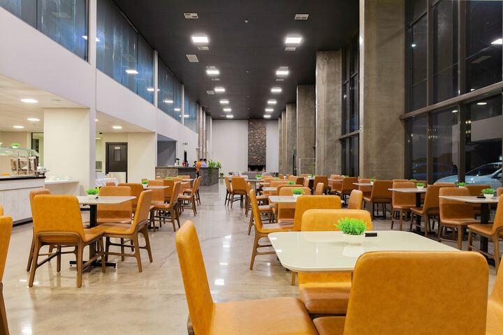 Dining 33 of 62