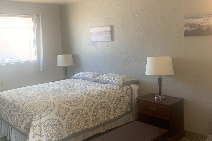 Room 7 of 8