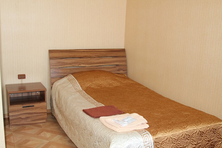 Room 42 of 68