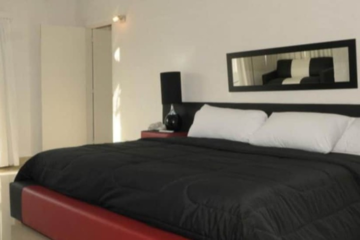 Room 4 of 20