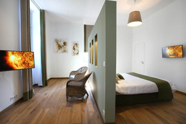 Room 21 of 52