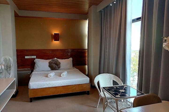 Room 10 of 36