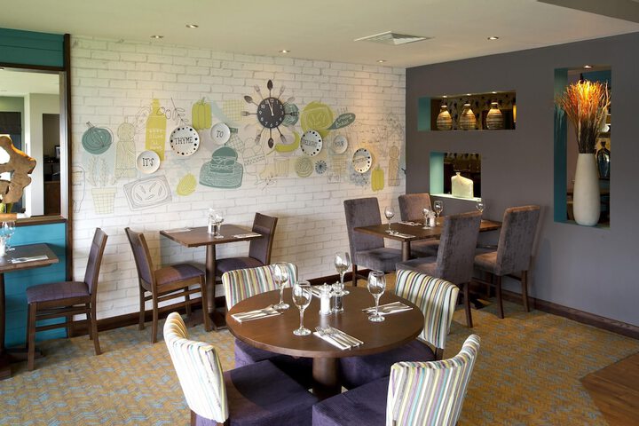 Dining 37 of 47