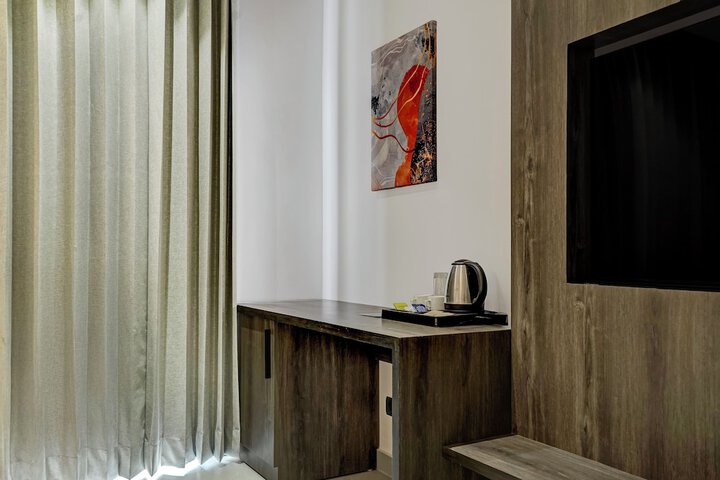 Room 33 of 66