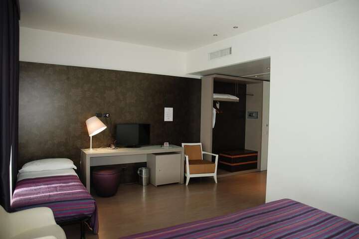 Room 14 of 69