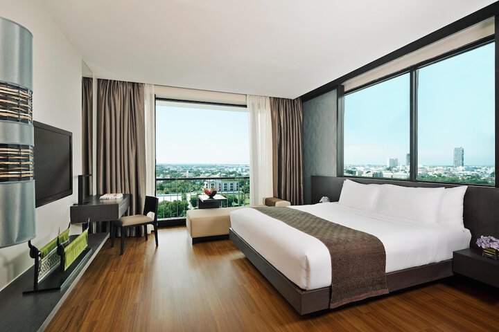 Room 25 of 94