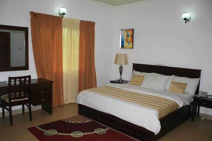 Room 4 of 20