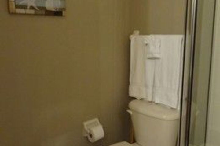 Room 3 of 43