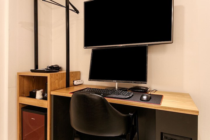 Room 16 of 36