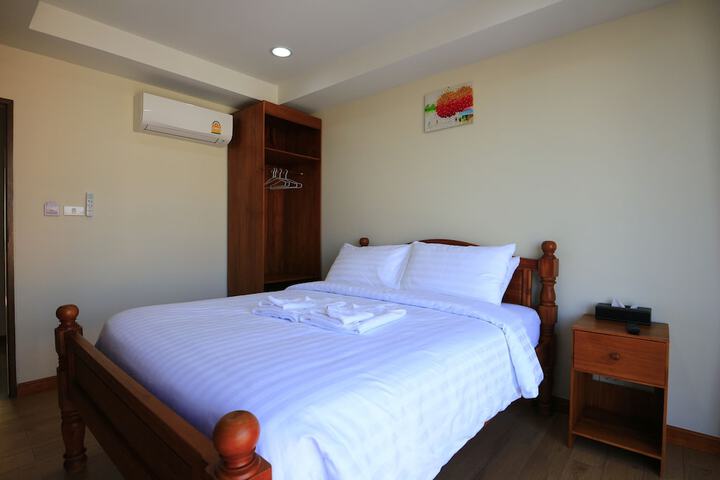 Room 5 of 43
