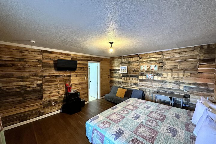 1 King Bed Balcony (6 of 8)