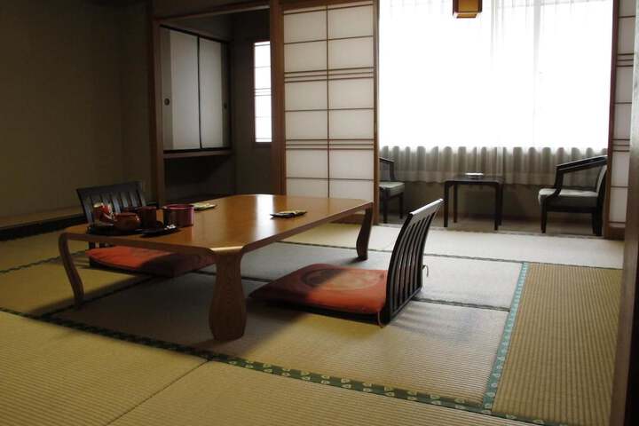 Room 19 of 33