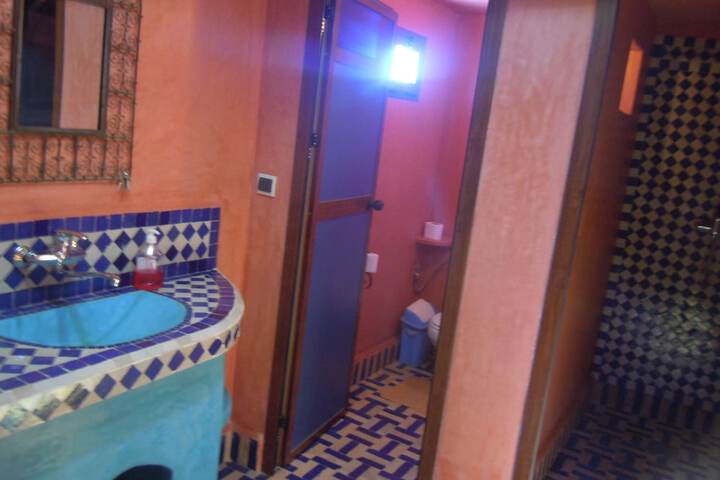 Room 28 of 68