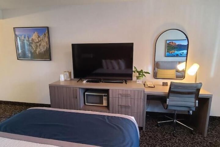 Room 8 of 27