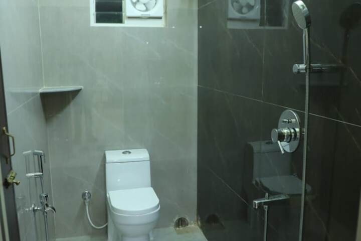 Room 18 of 27
