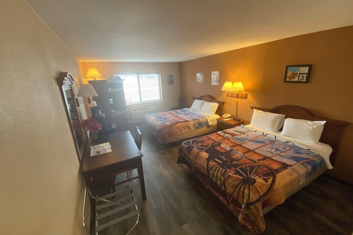 Room 25 of 106