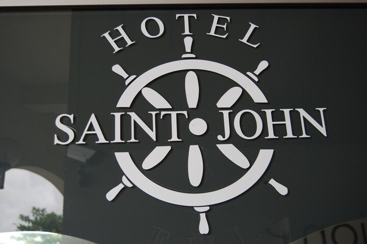 Hotel 53 of 93