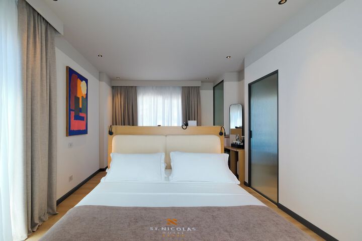 Room 42 of 109