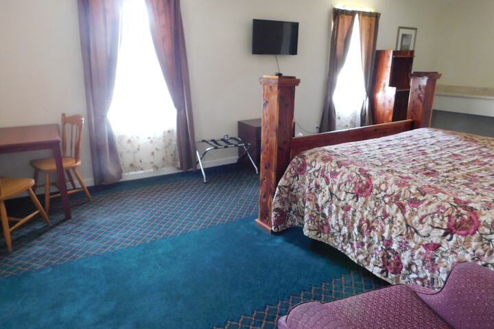 Room 9 of 15