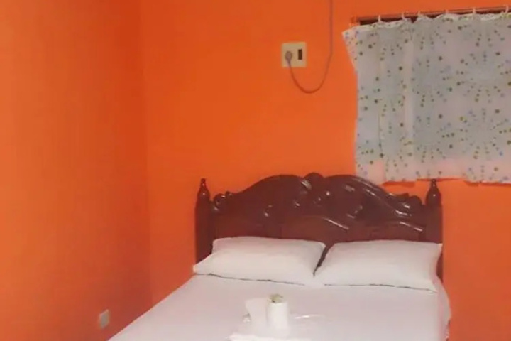 Room 4 of 7