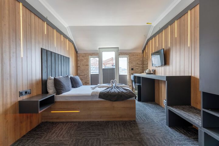 Room 15 of 53