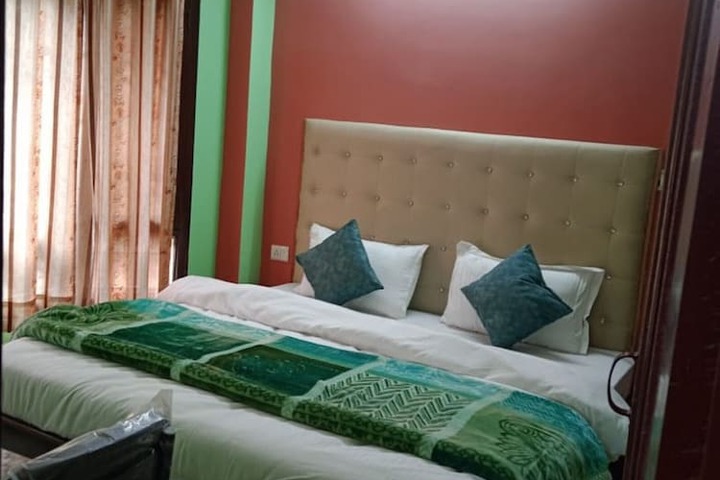 Room 3 of 8