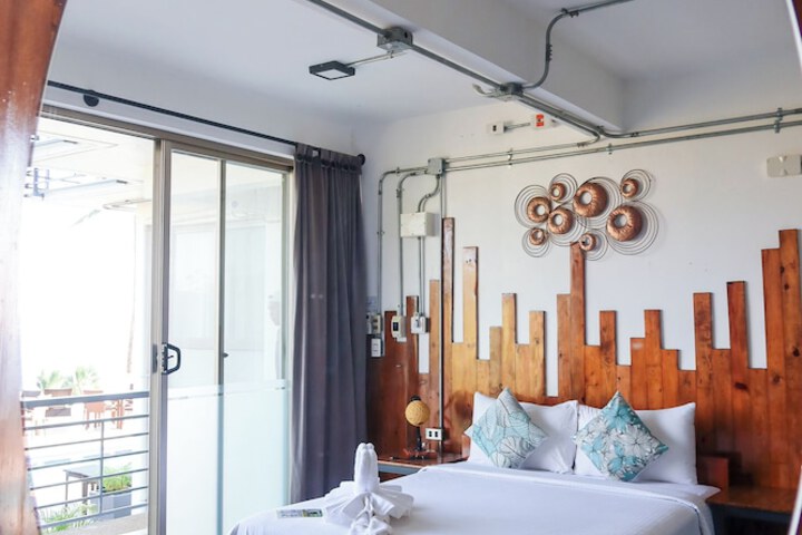 Room 83 of 240