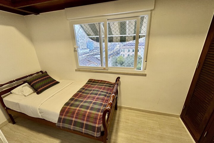 Room 30 of 63
