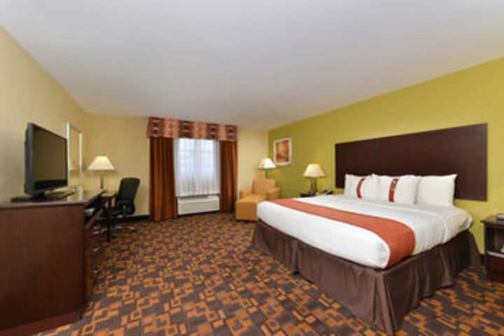 Room 18 of 28