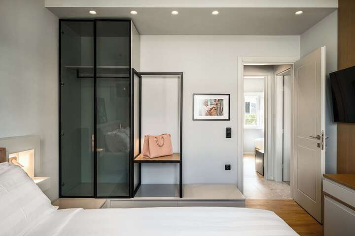 Room 81 of 266