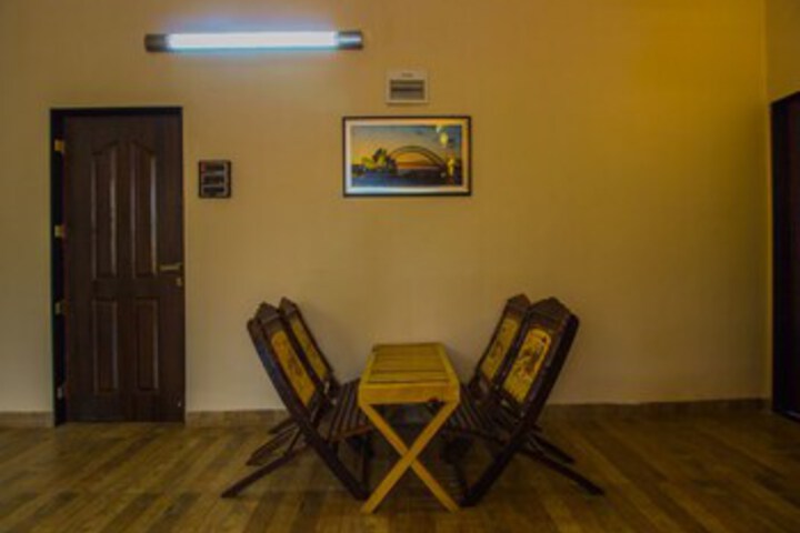 Room 12 of 28