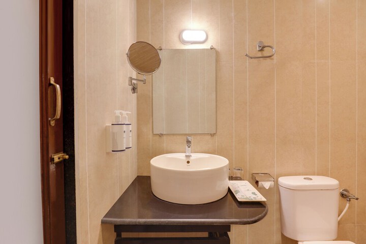 Room 15 of 46