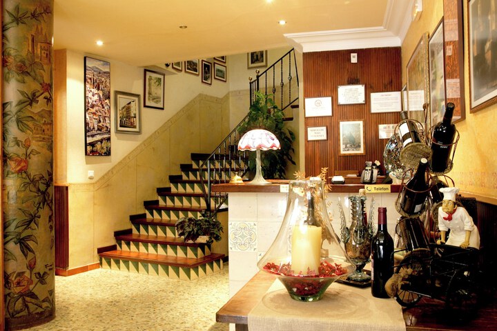 Room 4 of 15