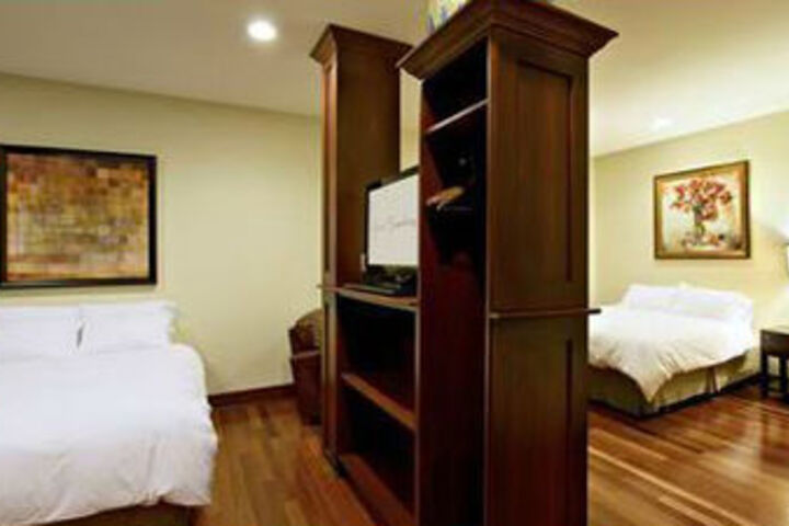 Room 10 of 23