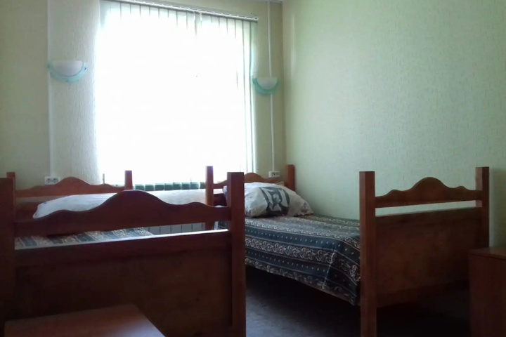 Room 5 of 9