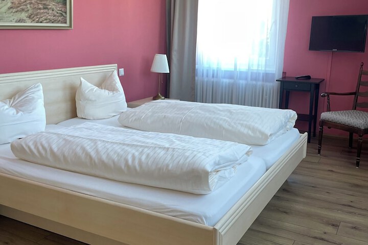 Room 7 of 35