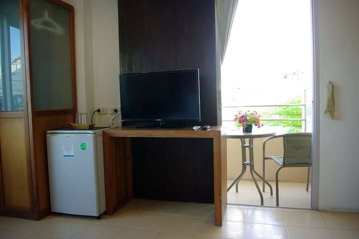 Room 13 of 32