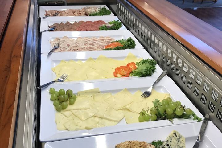 Dining 68 of 73