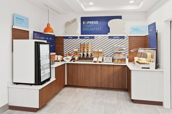 Breakfast/Coffee Service 46 of 52