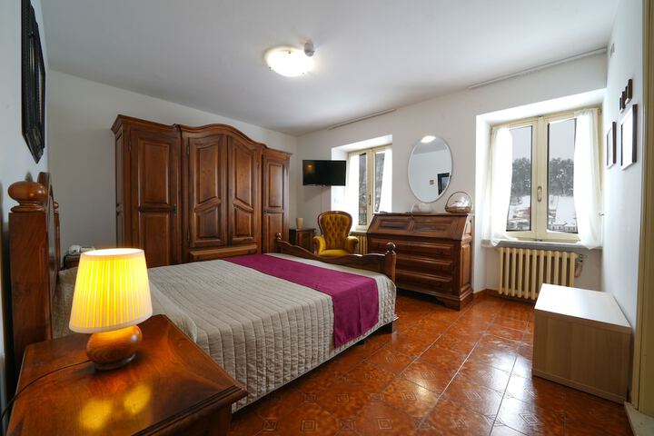 Room 3 of 50