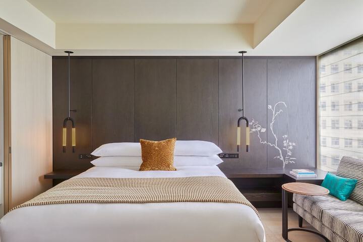Room 32 of 163