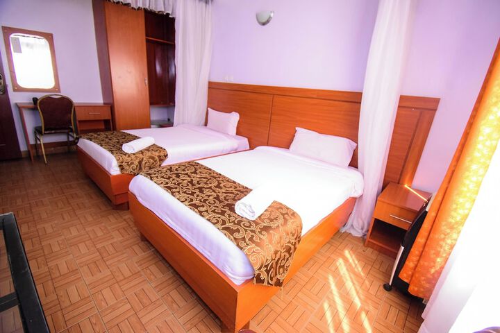 Room 30 of 96