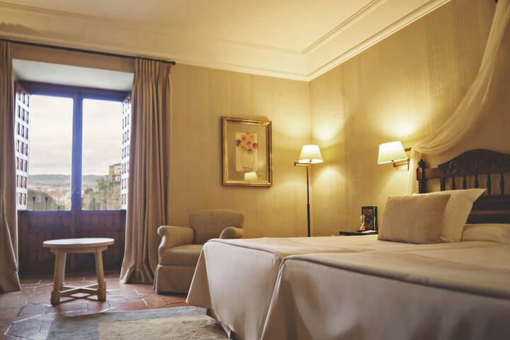 Room 11 of 60