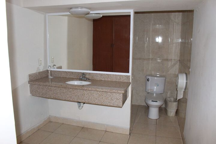Room 19 of 46