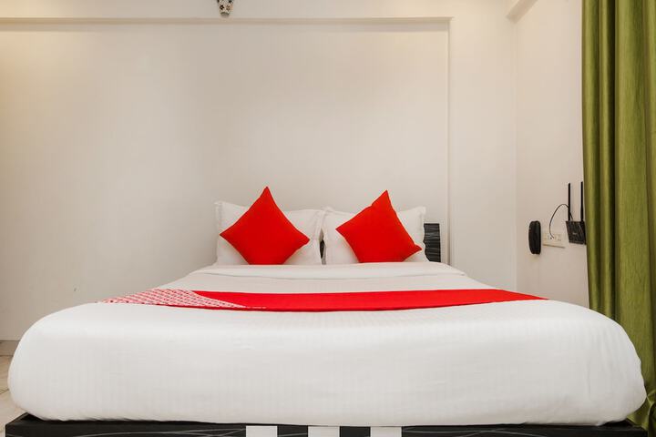 Room 9 of 21