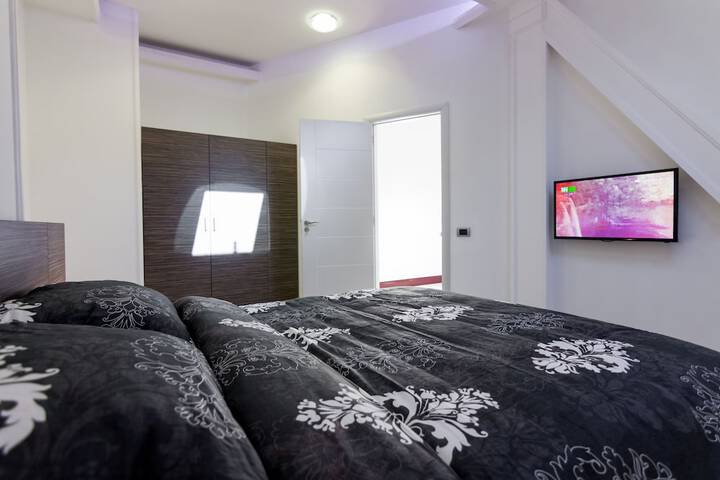 Room 21 of 55