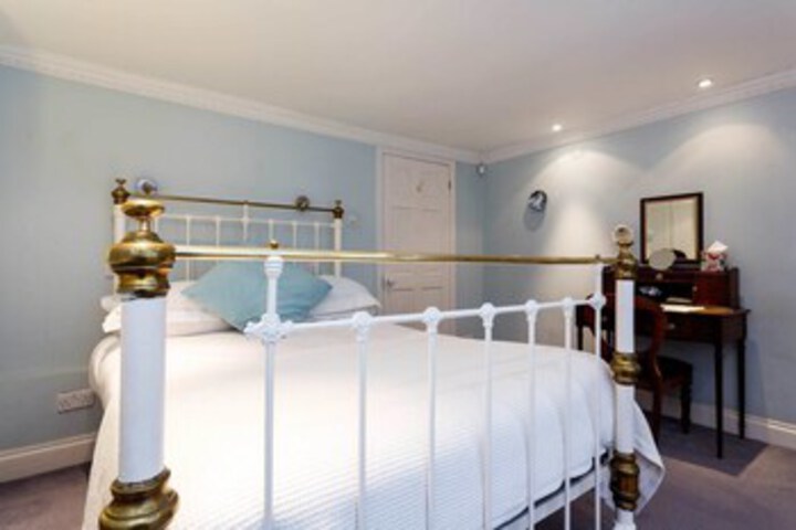 Room 20 of 26