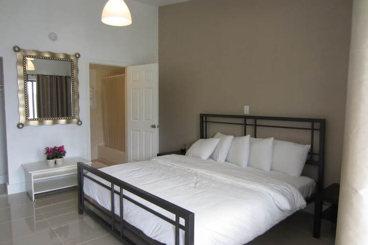 Standard | King Bed (2 of 13)